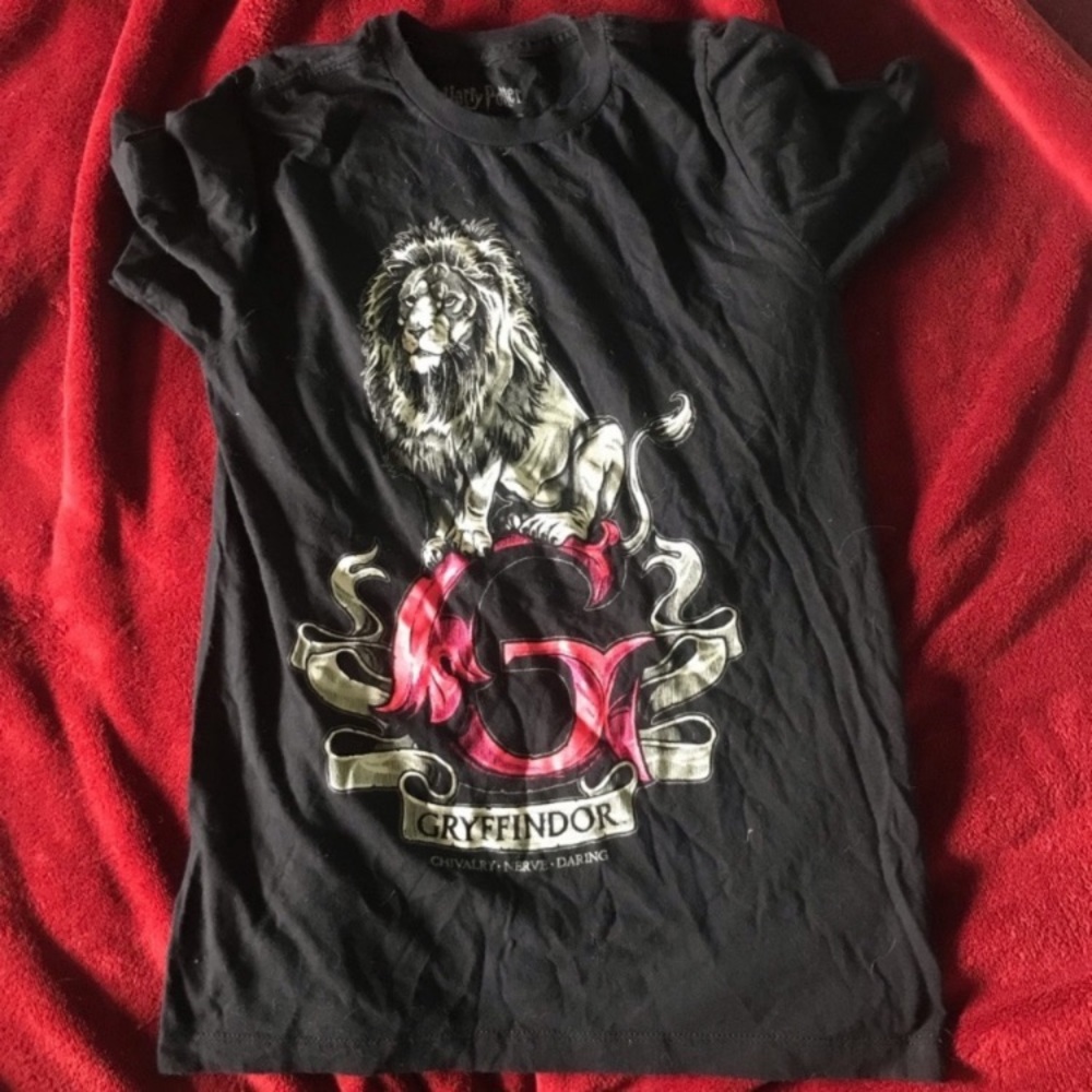 Gyffindor Black Shortsleeve House T-Shirt